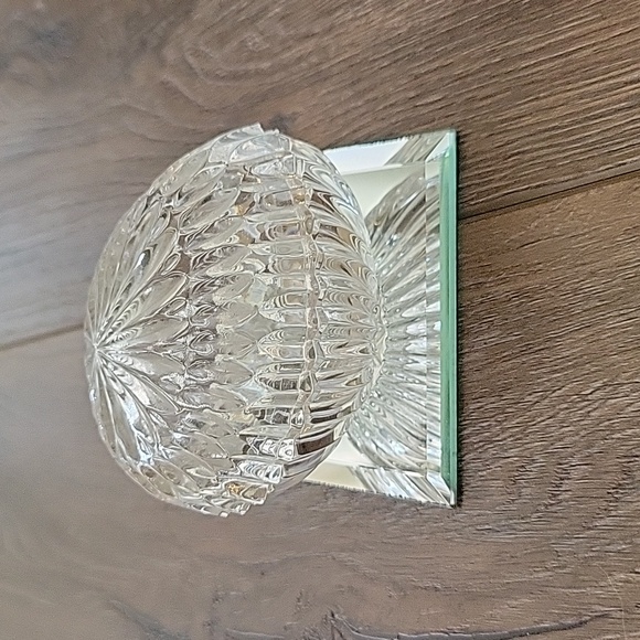 Cut Glass Egg Elegant Trinket with Lid - Picture 2 of 7